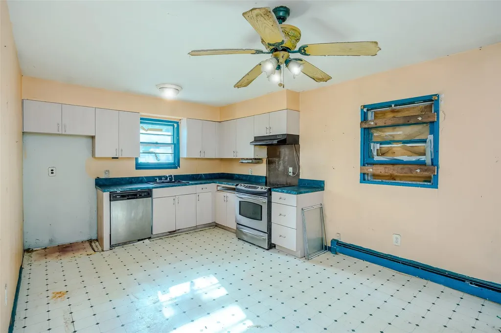 509 Hampton Avenue Bellport NY 11713