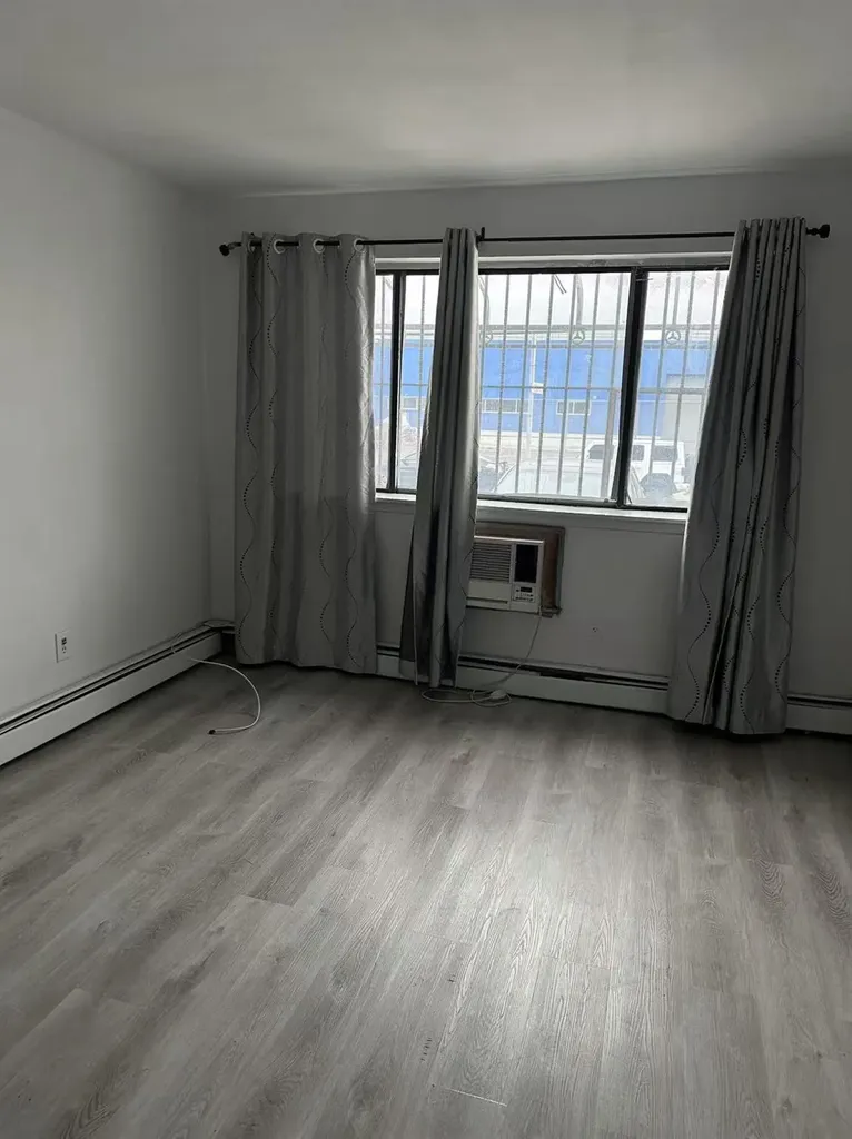 31-41 Linden Place Flushing NY 11354