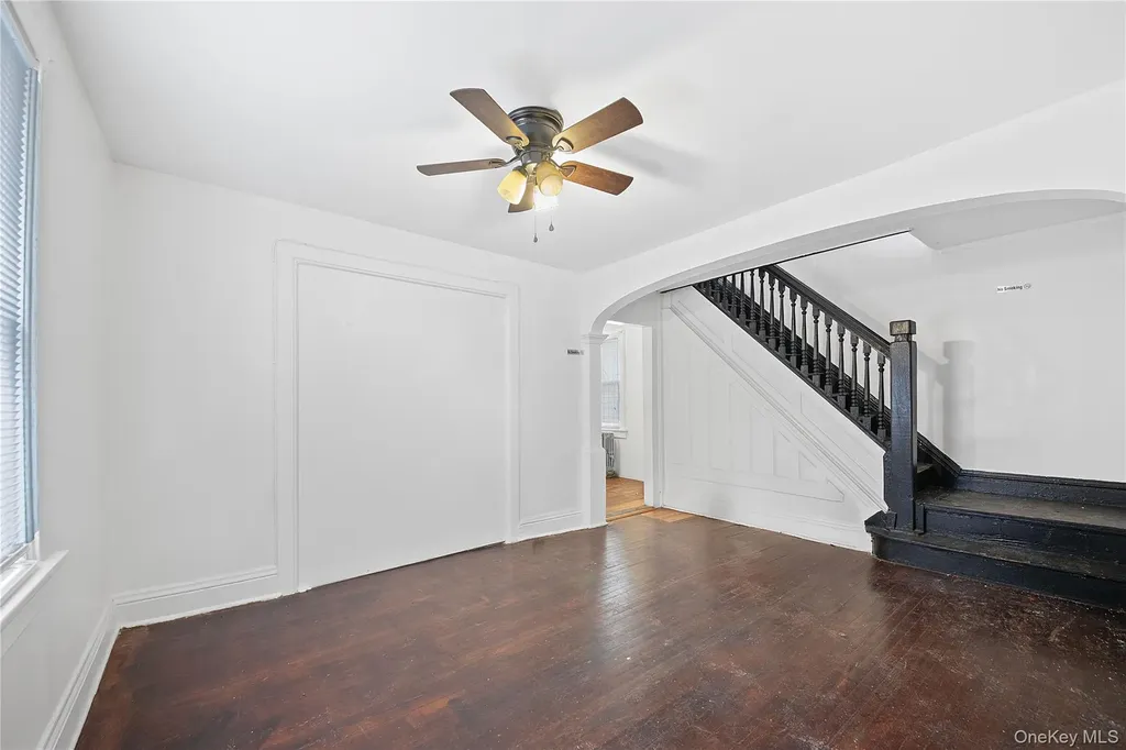 665 Nasby Place Bayswater NY 11691