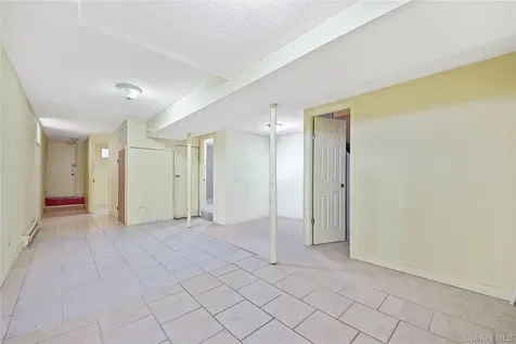 665 Nasby Place Bayswater NY 11691