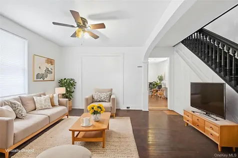 665 Nasby Place Bayswater NY 11691