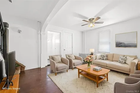 665 Nasby Place Bayswater NY 11691