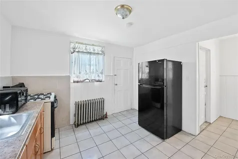 665 Nasby Place Bayswater NY 11691