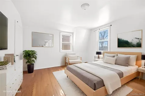 665 Nasby Place Bayswater NY 11691