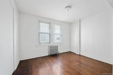 665 Nasby Place Bayswater NY 11691