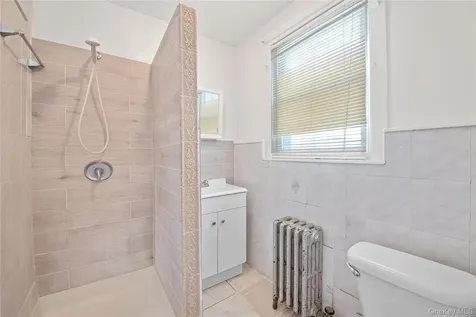 665 Nasby Place Bayswater NY 11691