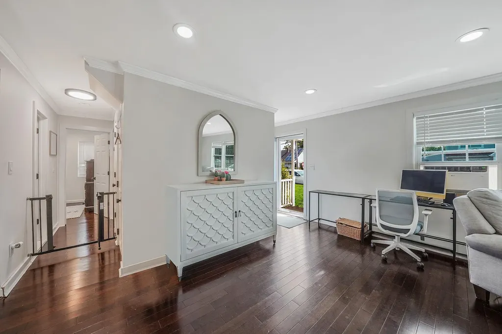 902 Sunrise Avenue Bellmore NY 11710