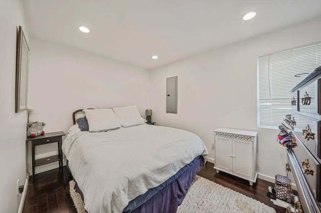 902 Sunrise Avenue Bellmore NY 11710