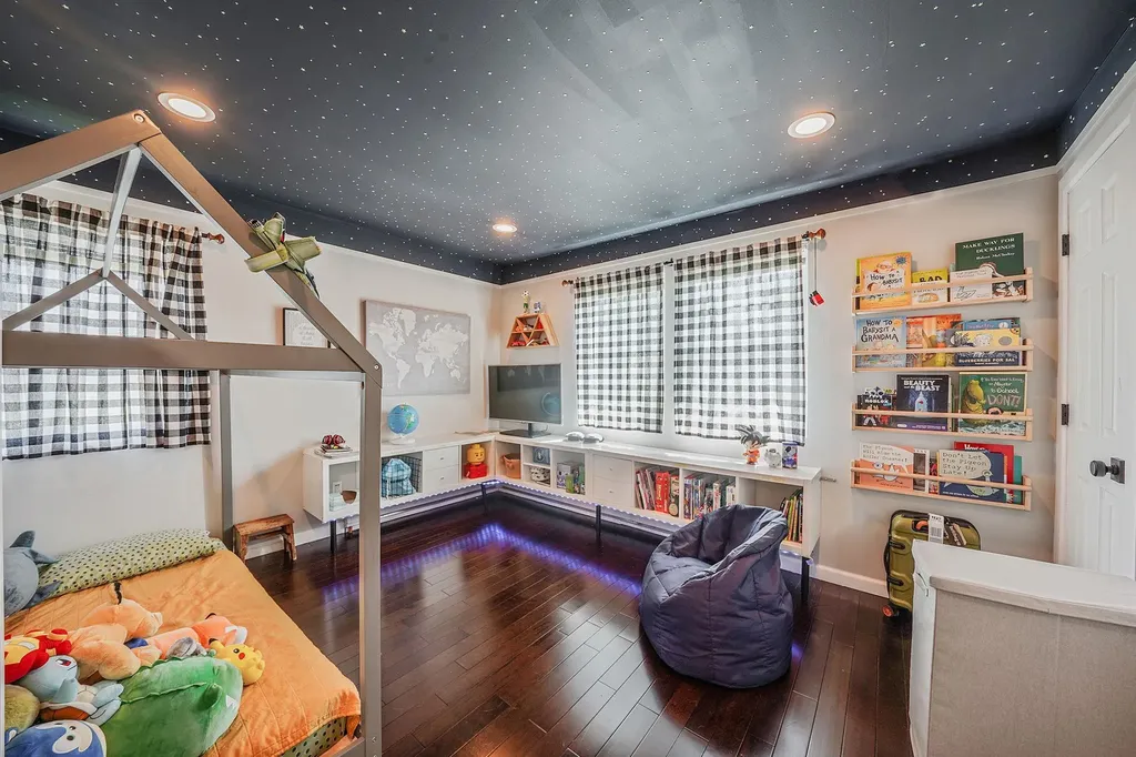 902 Sunrise Avenue Bellmore NY 11710