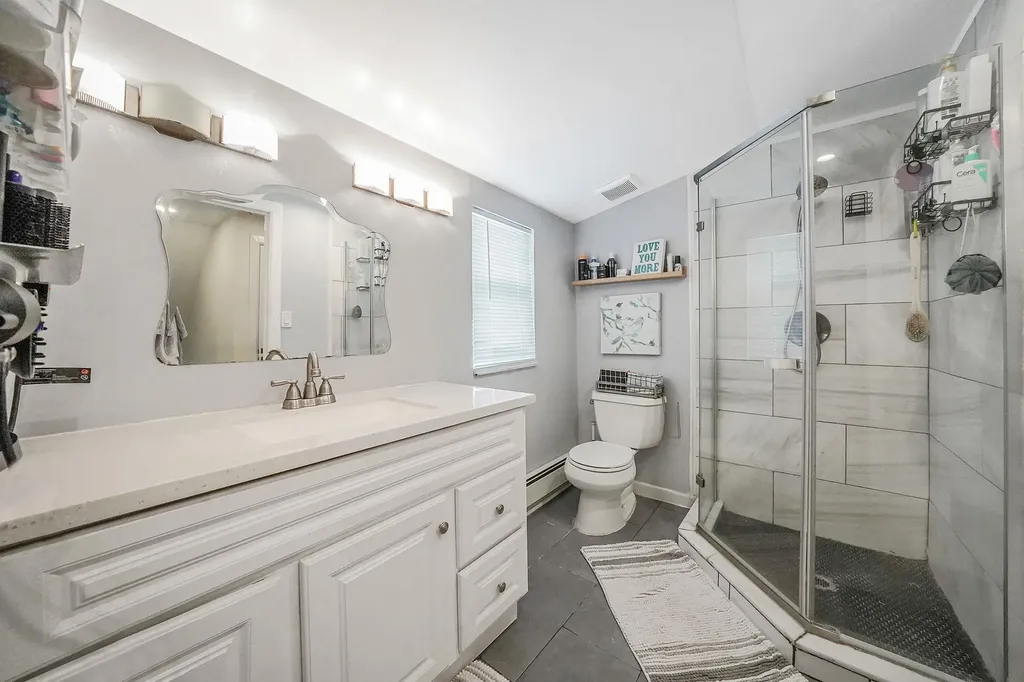 902 Sunrise Avenue Bellmore NY 11710