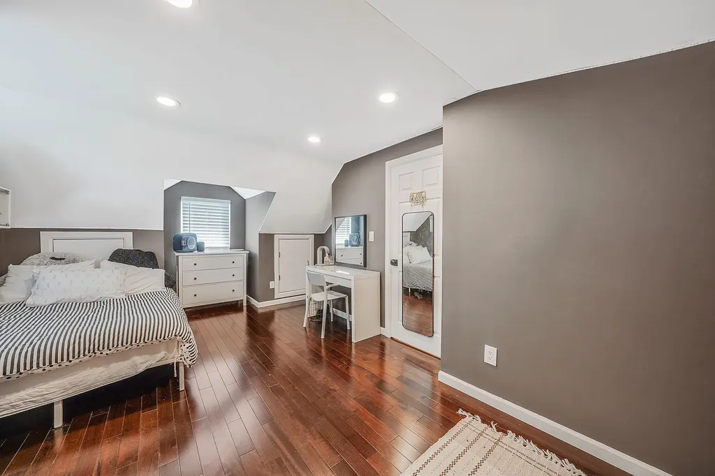 902 Sunrise Avenue Bellmore NY 11710