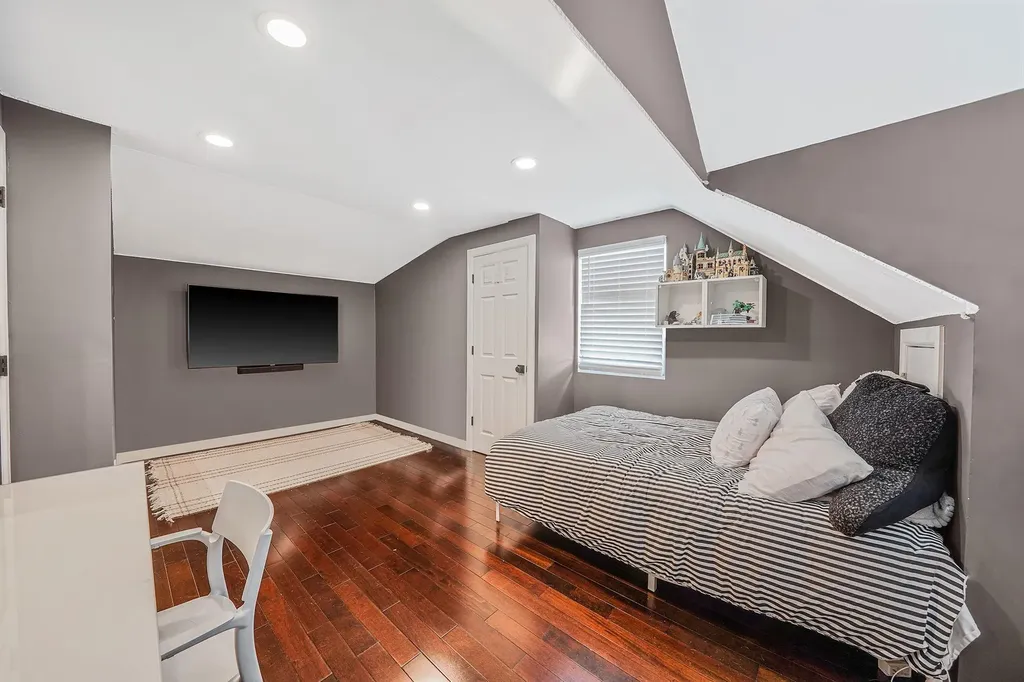 902 Sunrise Avenue Bellmore NY 11710