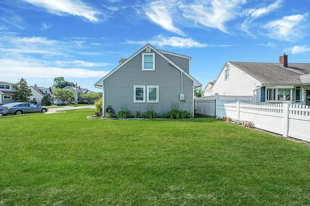 902 Sunrise Avenue Bellmore NY 11710
