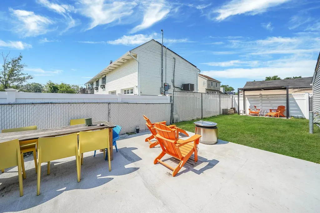 902 Sunrise Avenue Bellmore NY 11710