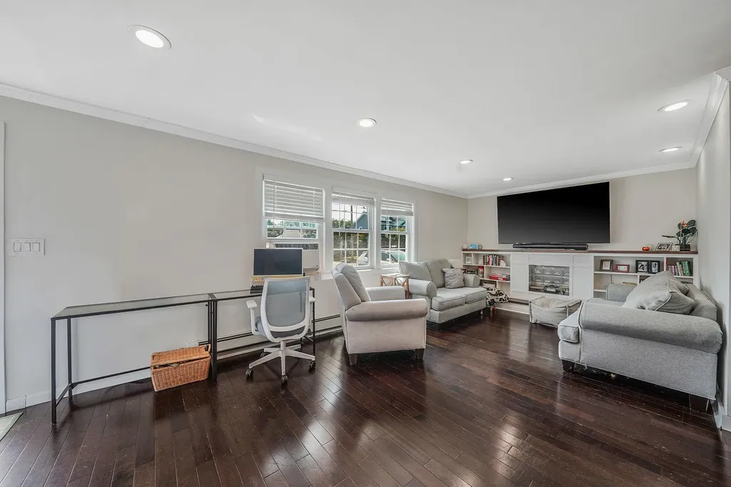 902 Sunrise Avenue Bellmore NY 11710