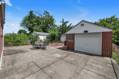 8017 252nd Street Bellerose NY 11426