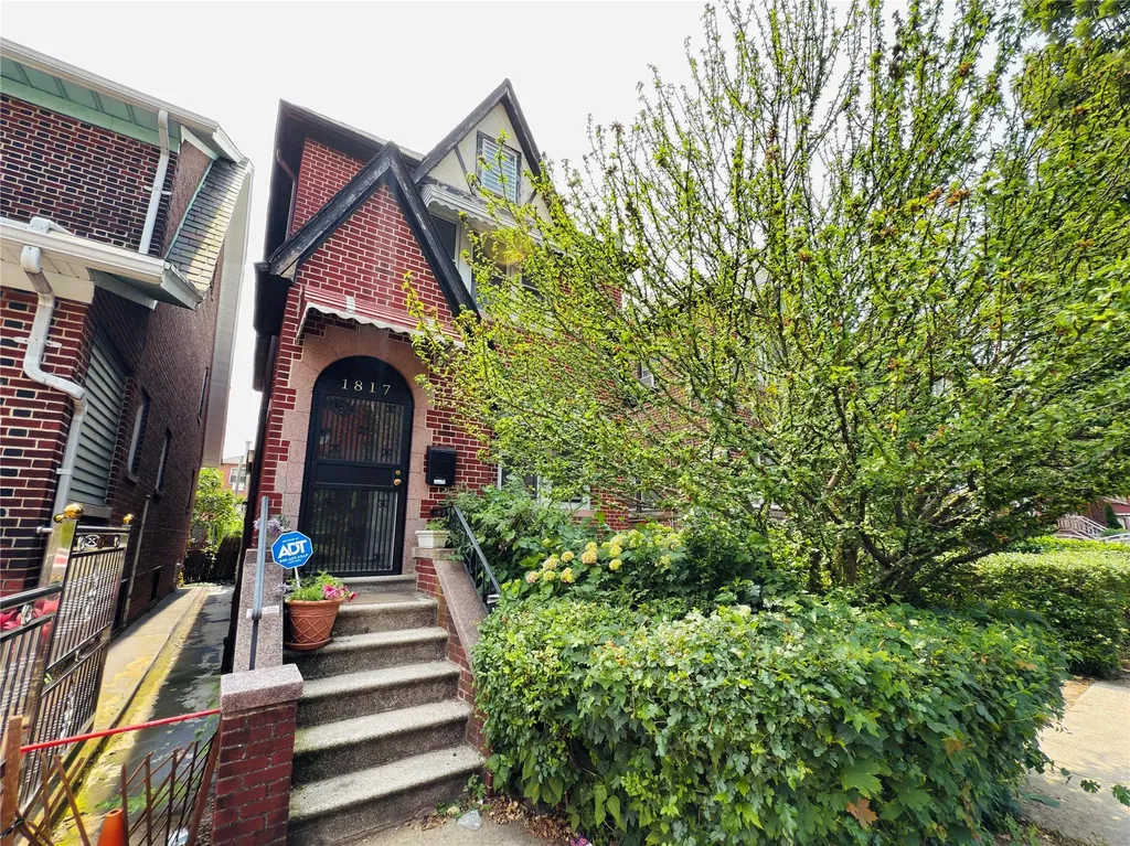 1817 Lurting Avenue Bronx NY 10461