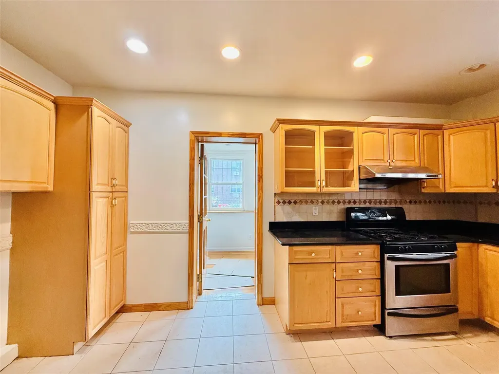 1817 Lurting Avenue Bronx NY 10461
