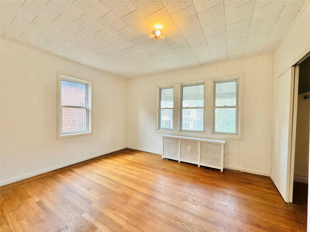 1817 Lurting Avenue Bronx NY 10461