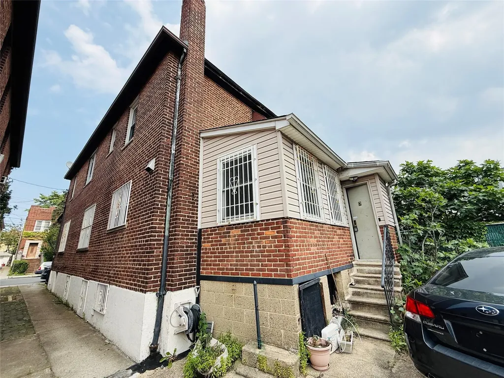 1817 Lurting Avenue Bronx NY 10461