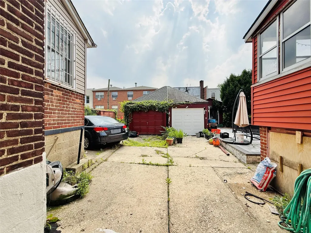 1817 Lurting Avenue Bronx NY 10461
