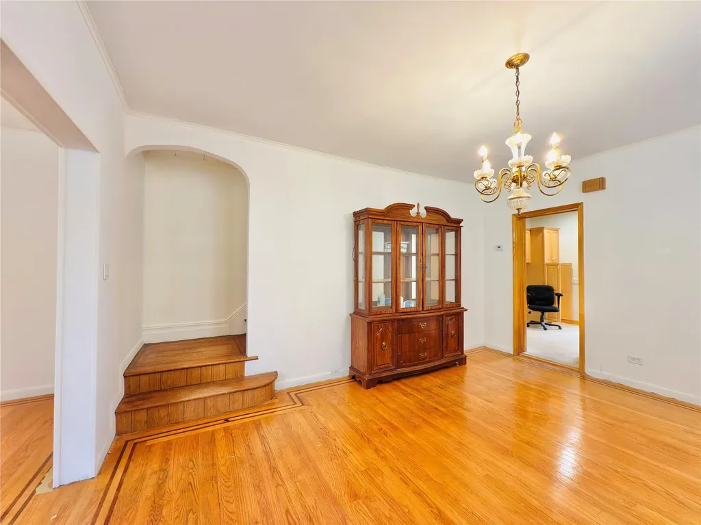 1817 Lurting Avenue Bronx NY 10461