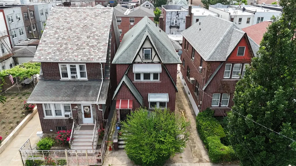 1817 Lurting Avenue Bronx NY 10461
