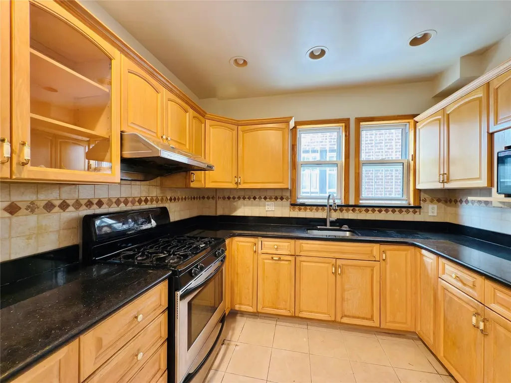 1817 Lurting Avenue Bronx NY 10461
