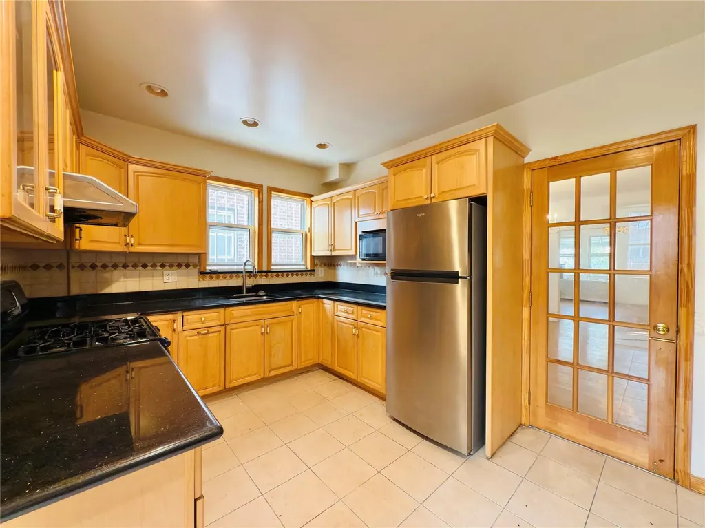 1817 Lurting Avenue Bronx NY 10461