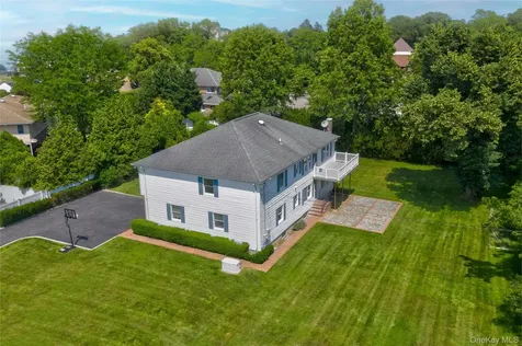 4 Donald Street Bayville NY 11709