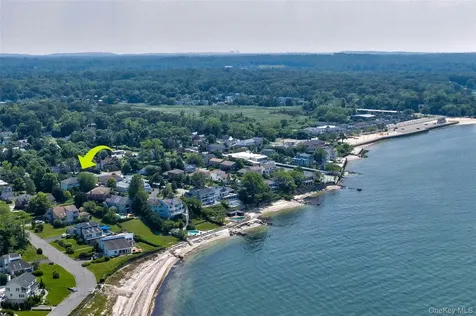 4 Donald Street Bayville NY 11709