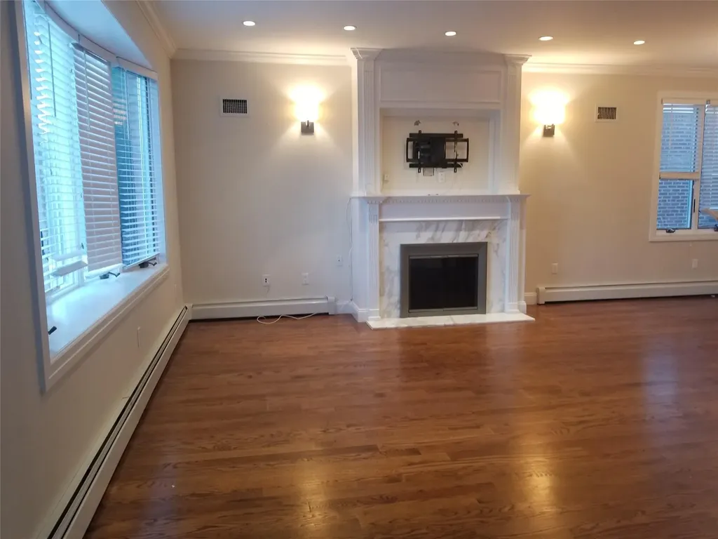 45-44 E 189 Street Flushing NY 11358