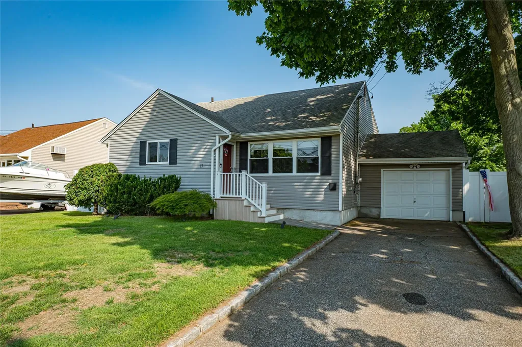 17 Abbott Street West Babylon NY 11704