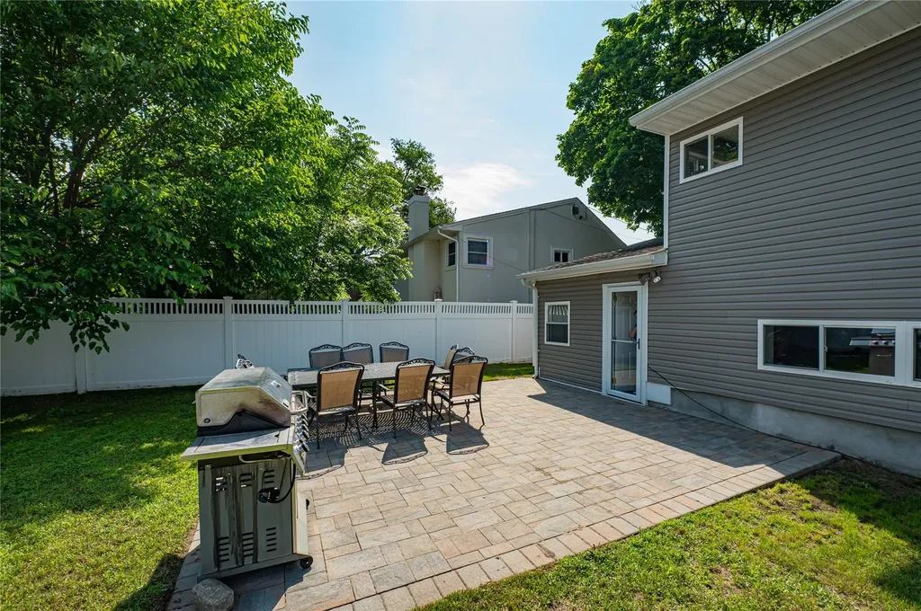 17 Abbott Street West Babylon NY 11704