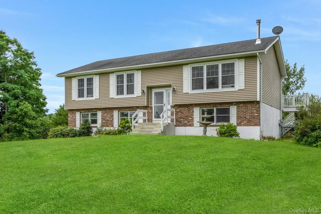 35 Rowe Road Red Hook NY 12571