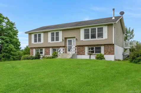35 Rowe Road Red Hook NY 12571