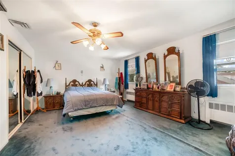 7636 250th Street Bellerose NY 11426