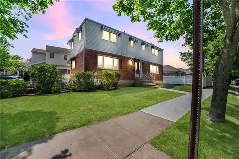 7636 250th Street Bellerose NY 11426