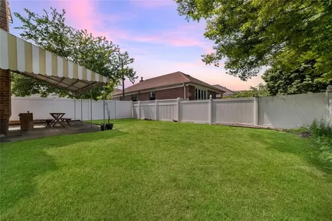 7636 250th Street Bellerose NY 11426