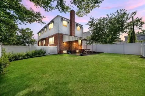 7636 250th Street Bellerose NY 11426