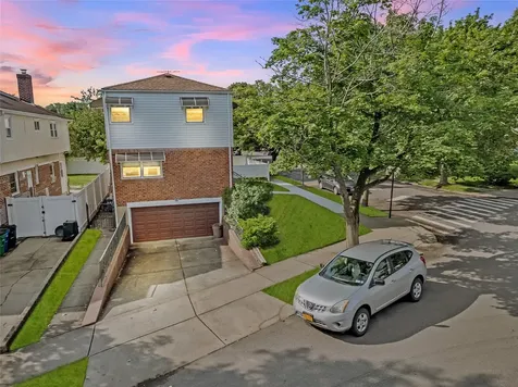 7636 250th Street Bellerose NY 11426