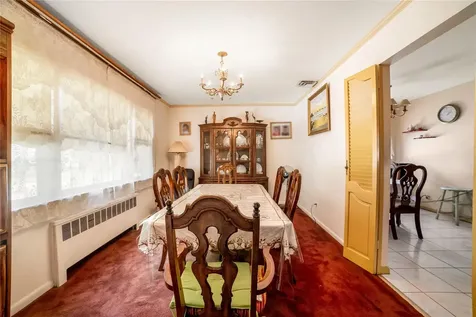 7636 250th Street Bellerose NY 11426