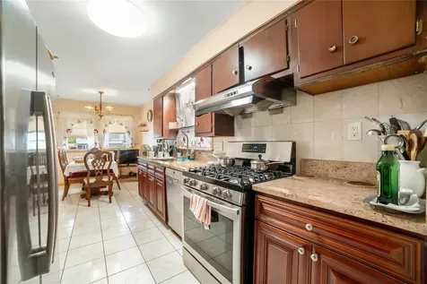 7636 250th Street Bellerose NY 11426