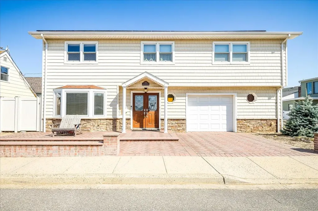 755 E Chester Street Long Beach NY 11561
