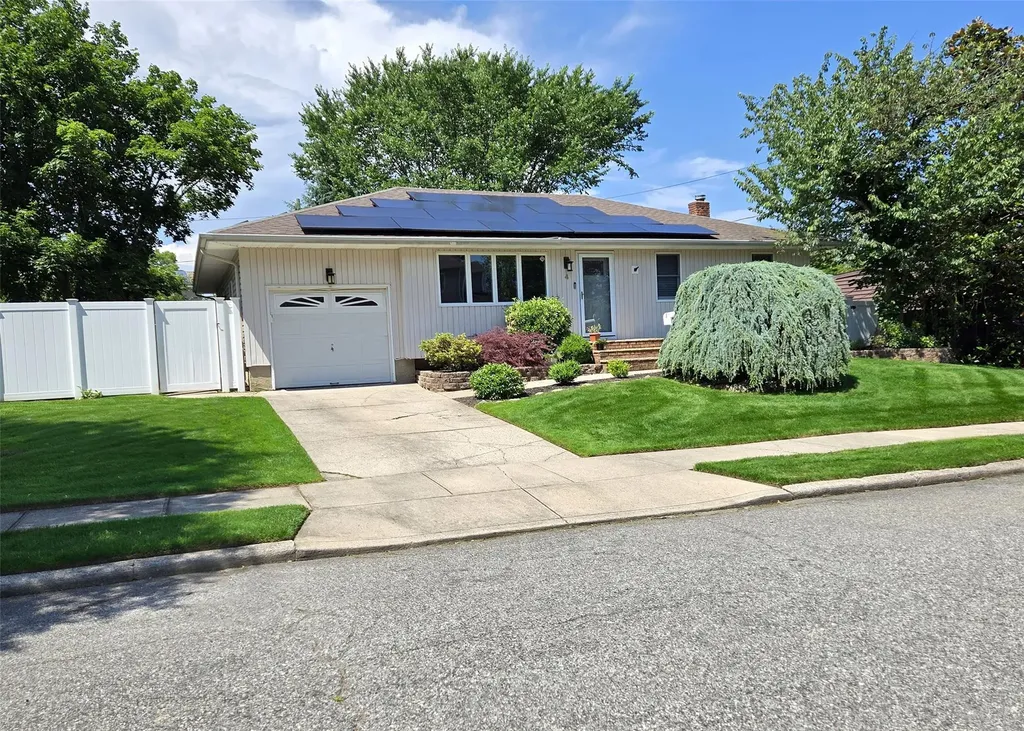 4 Bowman Lane Commack NY 11725