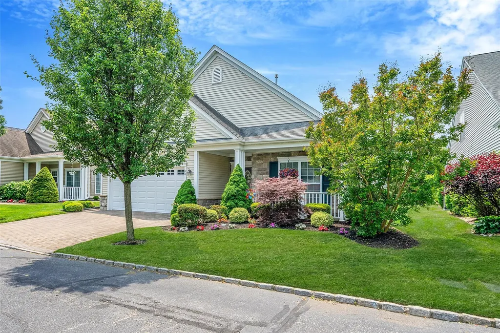 44 Louden Loop Mount Sinai NY 11766