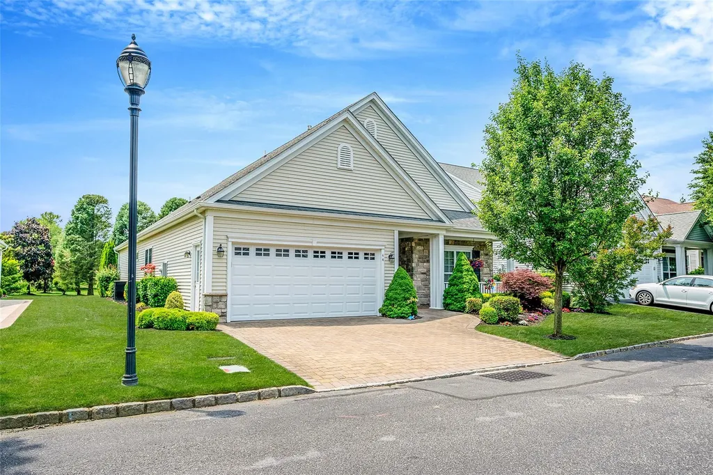 44 Louden Loop Mount Sinai NY 11766