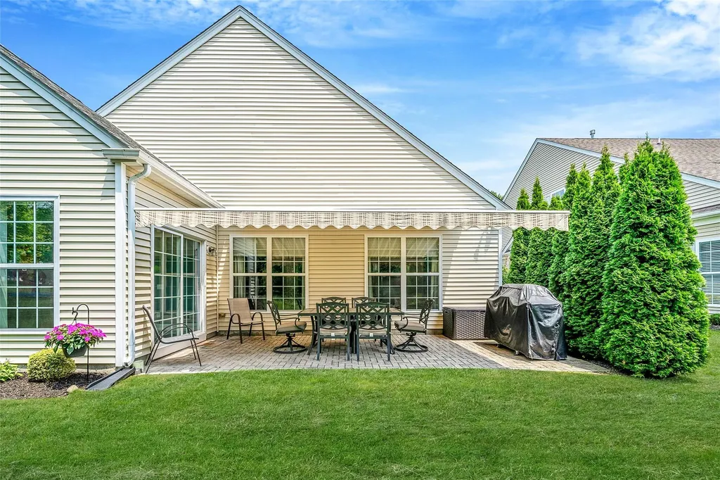 44 Louden Loop Mount Sinai NY 11766