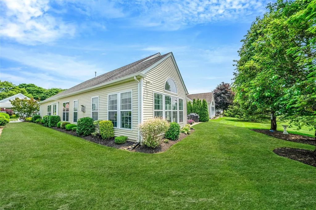 44 Louden Loop Mount Sinai NY 11766