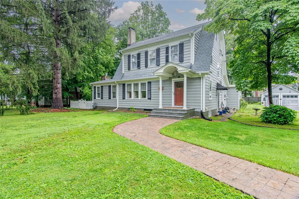 16 Beechwood Park Poughkeepsie NY 12601